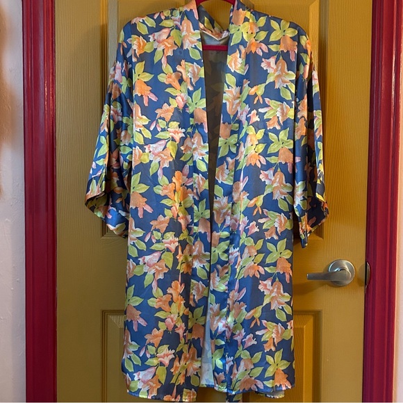 Kimono style knee length robe by Body Drama. Peach, green, blue size M - Picture 3 of 5